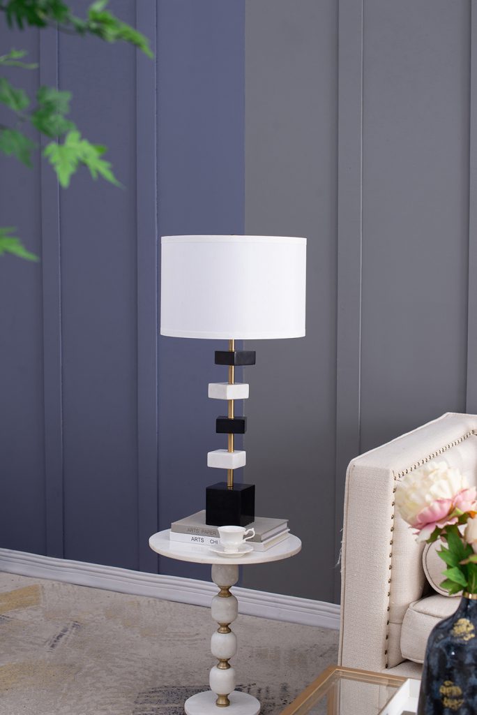 AB - TABLE LAMP