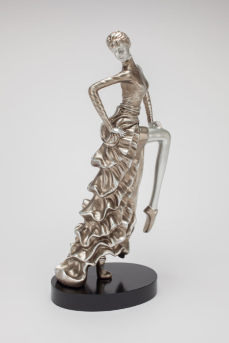 AM -  LADY IN STYLE SCULPTURE