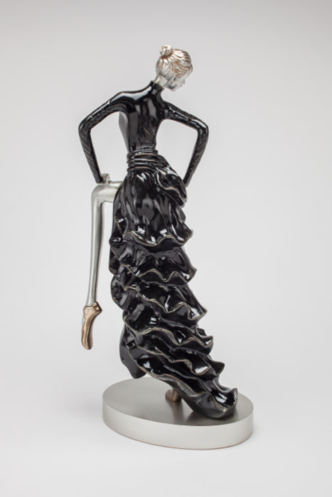 AM -  LADY IN STYLE SCULPTURE