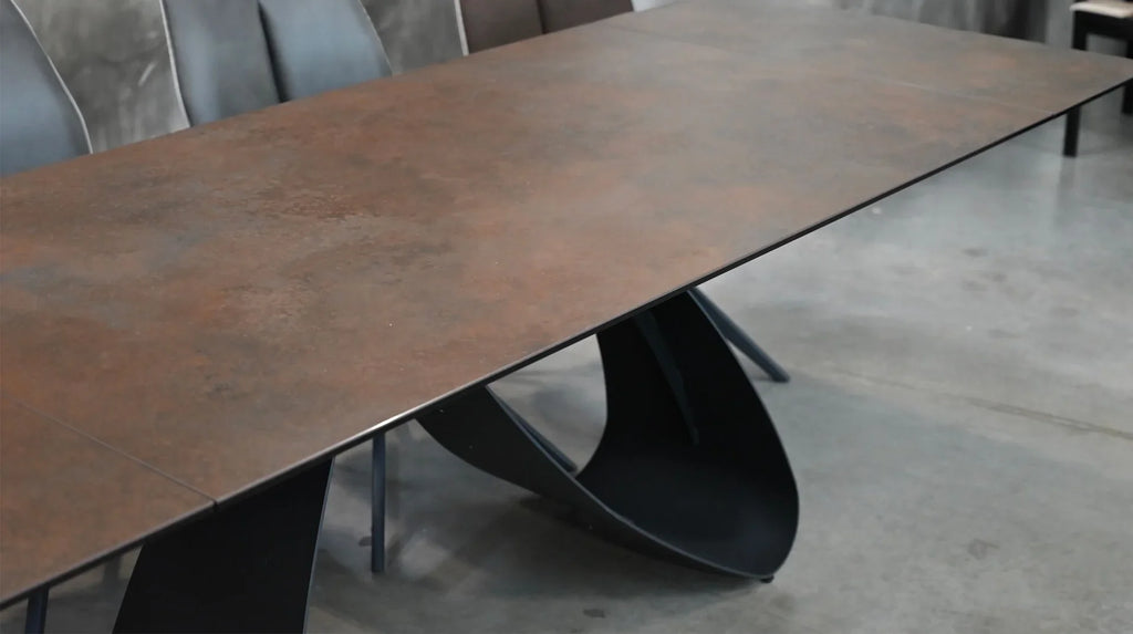 MB - SIGNATURE EXTENSION DINING TABLE