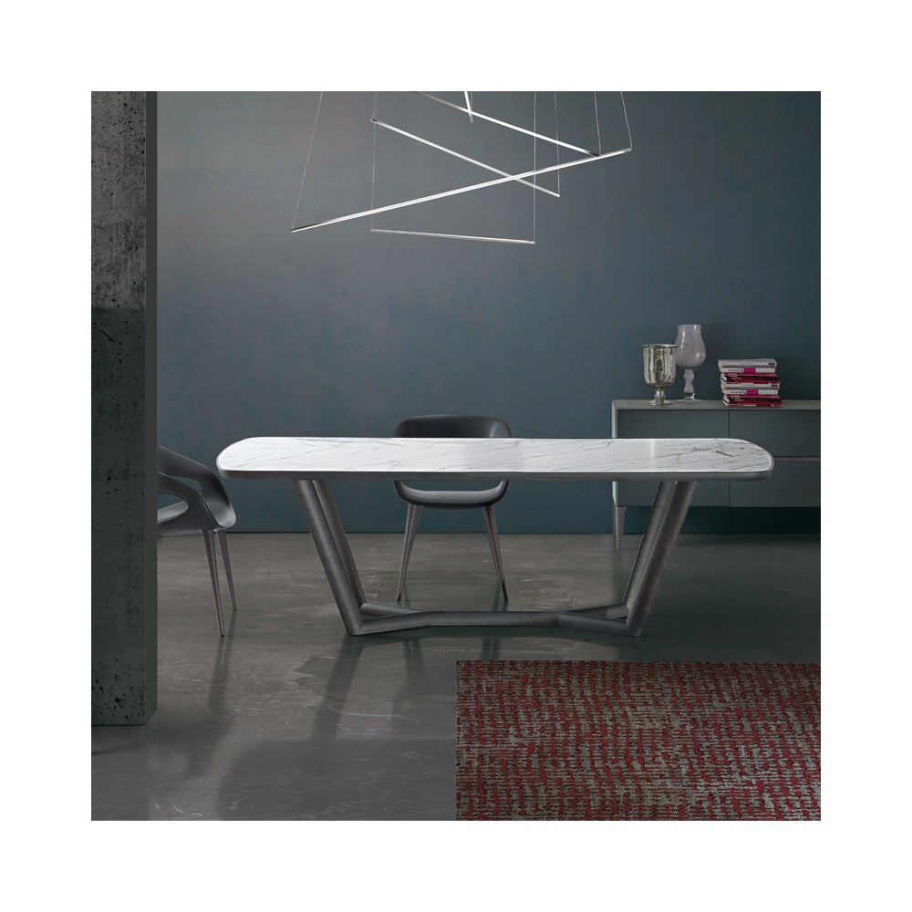 BL - GIULI DINING TABLE